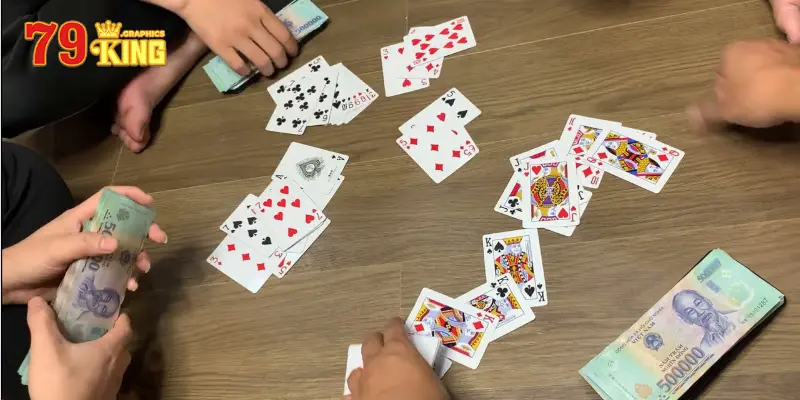 Tập hợp lợi ích tuyệt vời mà người chơi có được khi tham gia Phỏm online